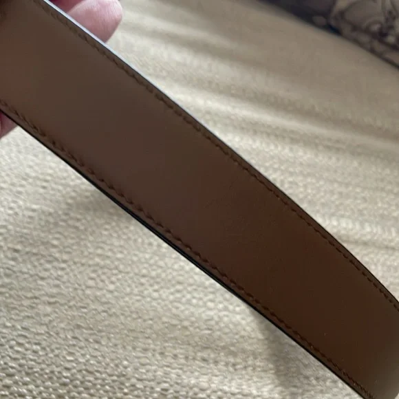 New authentic Gucci reversible belt